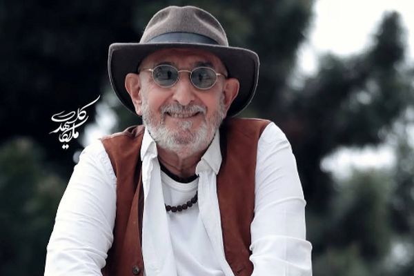عکس‌ عاشقانه بازیگر معروف سریال تاسیان و همسرش /  صمیمیتی که دل هواداران را برد!
