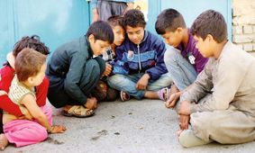 فاجعه‌ای تلخ/ افزایش کودک فروشی به دلیل فقر شدید در ایران