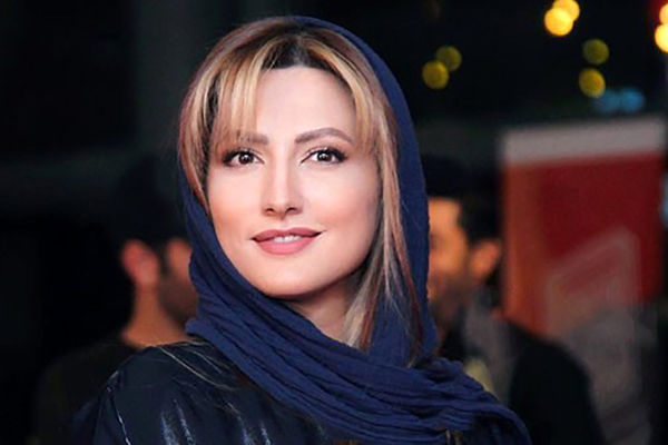 +18 / عکس های خجالت آور از سمیرا حسینی / برهنه پوشی خانم بازیگر در ملاعام !